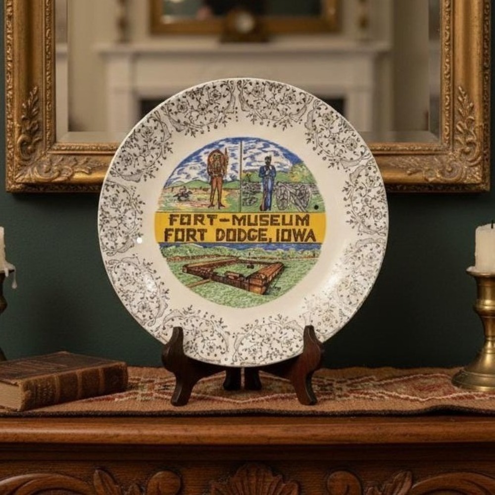 Vintage Fort Museum Fort Dodge Iowa Souvenir Collector Plate 9 Inch History